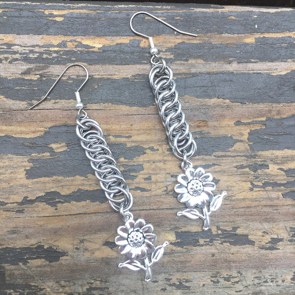 Silver Daisy Medium Chainmaille Earrings